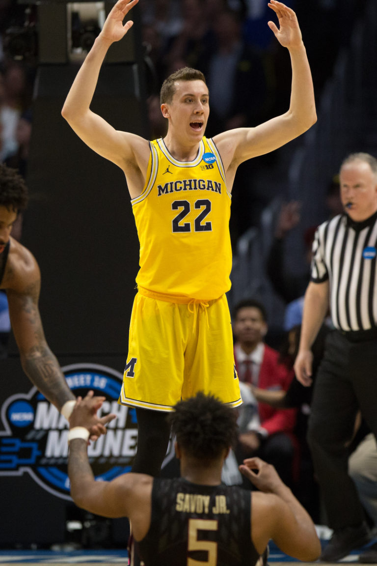 Duncan Robinson playing for Michigan, 2017-18