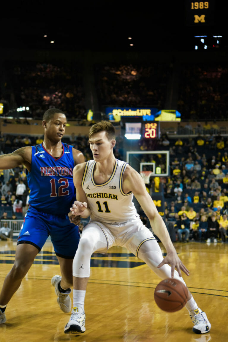 Colin Castleton playing for Michigan, 2019-20