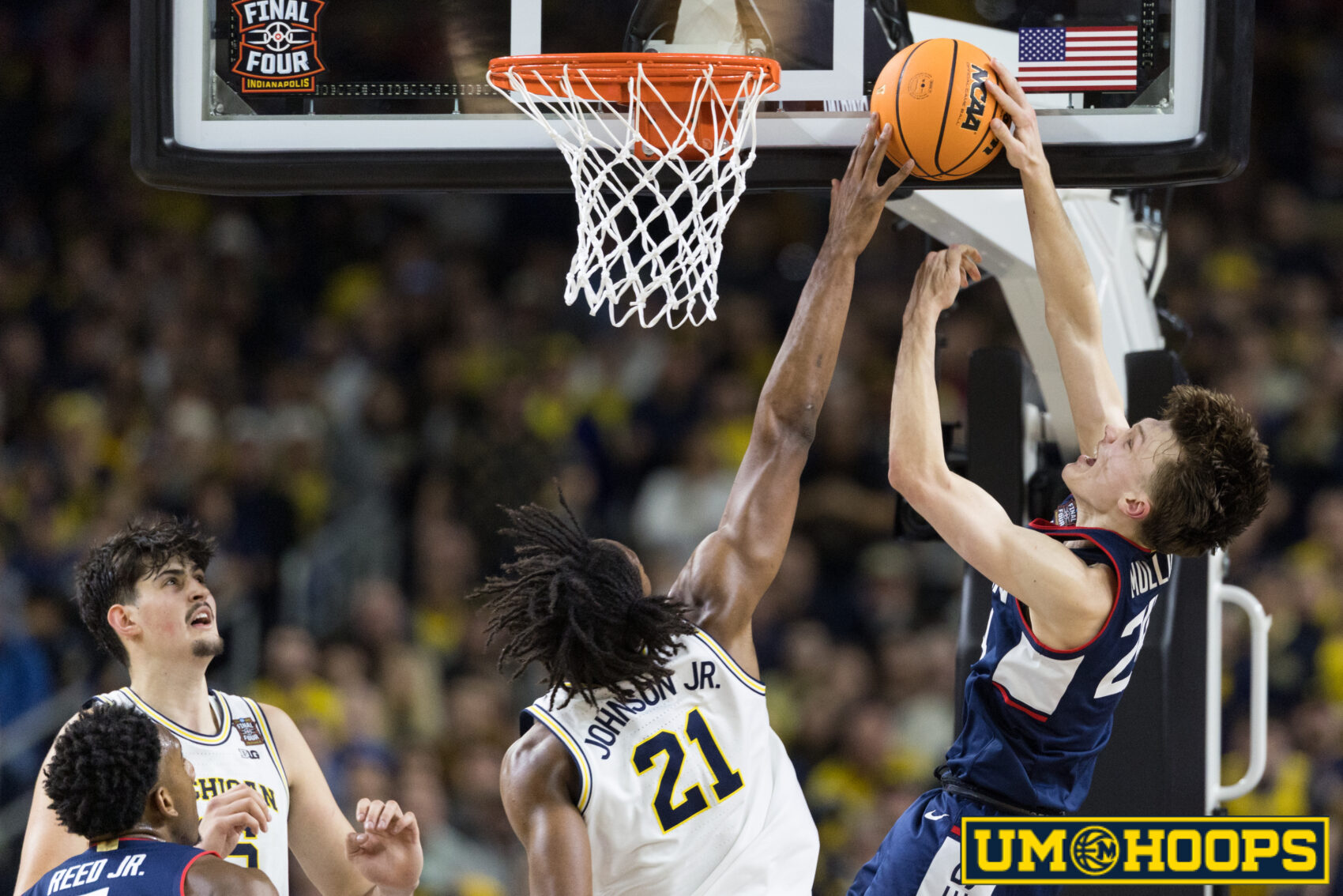 Morez Johnson playing for Michigan, 2025-26